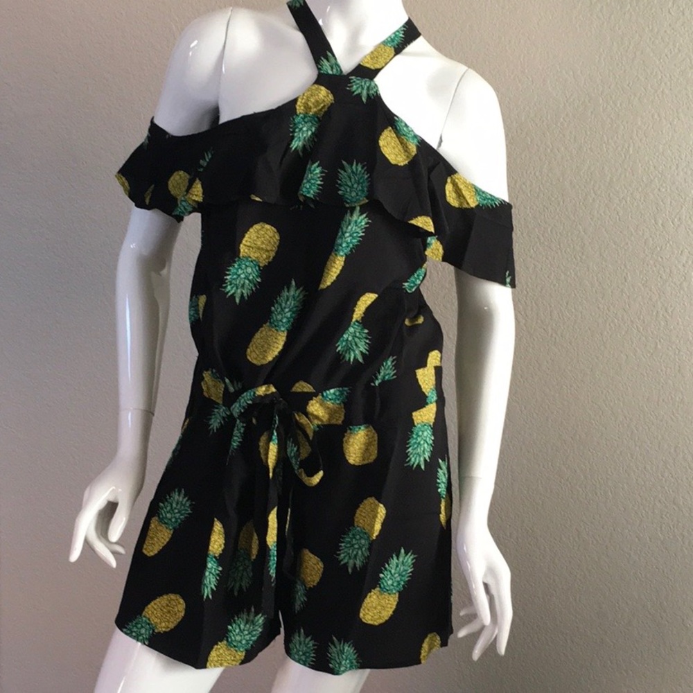 NWT Lea and Viola Pineapples Print Romper